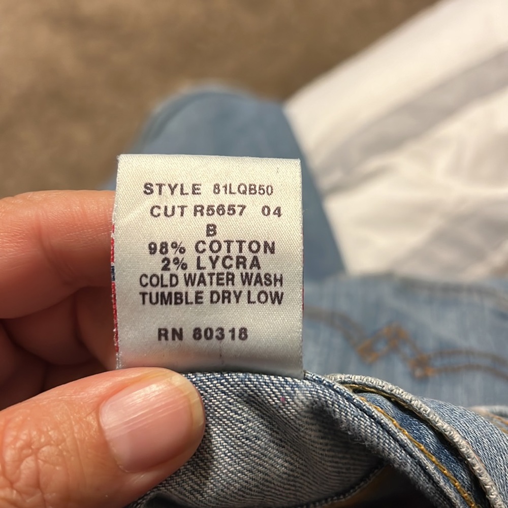 Lucky Brand well loved jeans - Picture 10 of 11